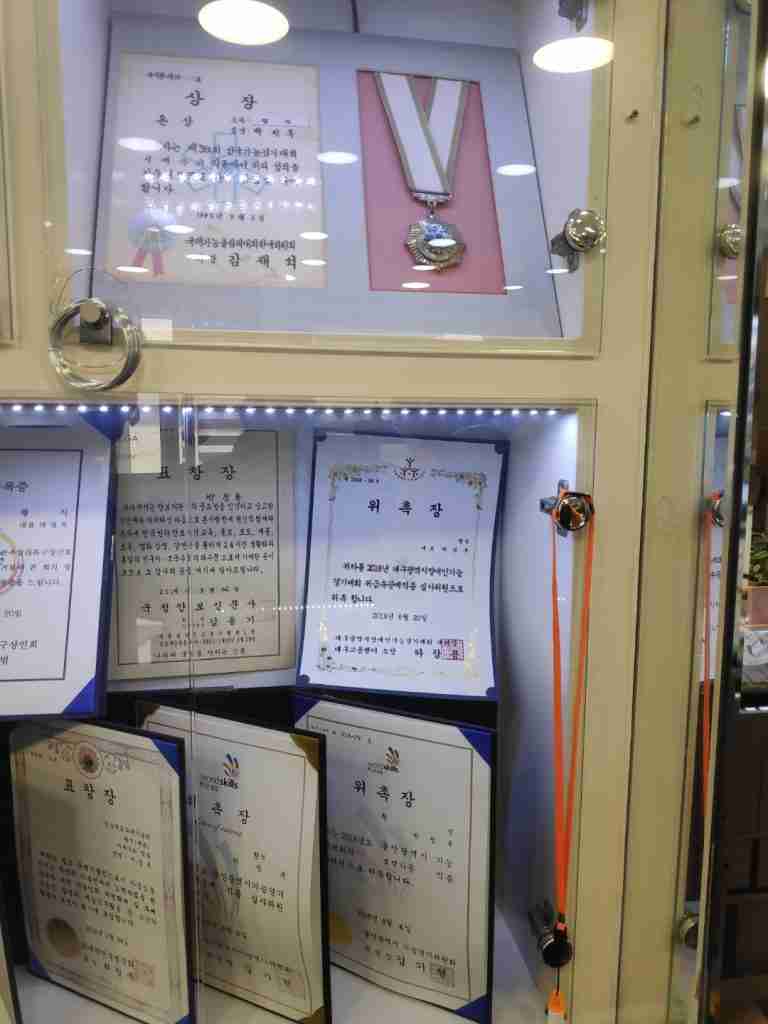 한국시계수리-엄선된 시계수리 장인들로만 구성된 국내최고 명품시계수리